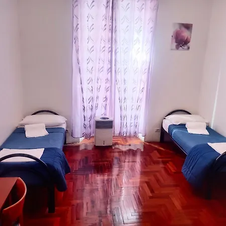 Fatima House בית הארחה